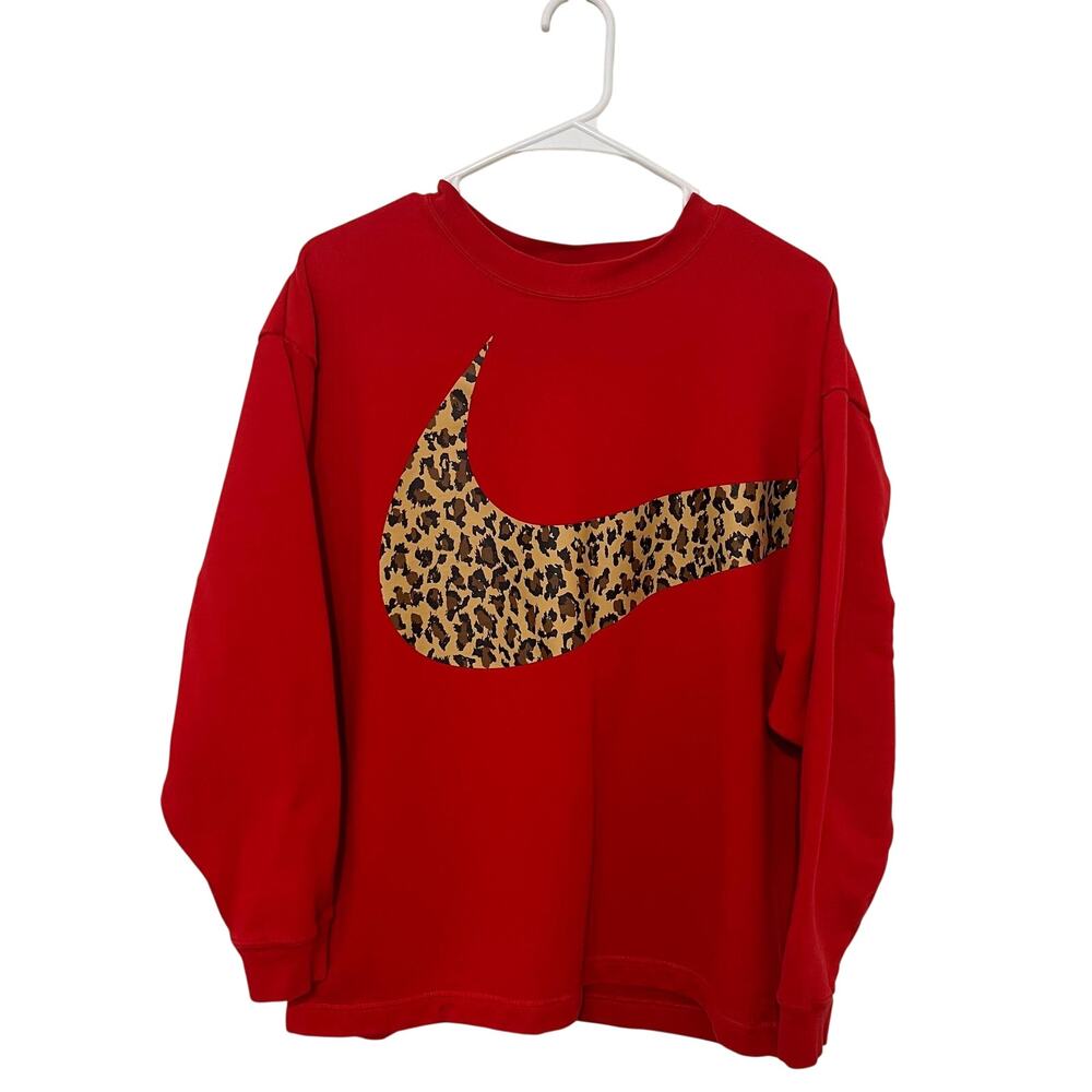 Nike Sweatshirt Womens Medium Red Oversized Leopard Print Pullover Blokette Gym
